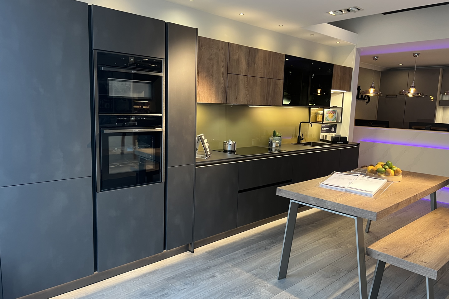 Gideon Robinson Kitchen Sale